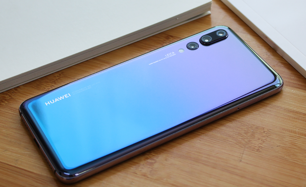 盘点2018年最具影响力的4款手机,每款都带来新的变革,苹果落榜