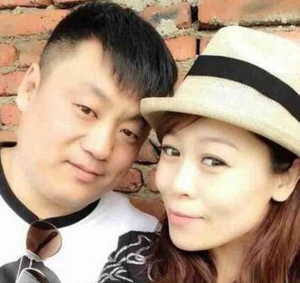 老婆跟着他住10年地下室,今成名给老婆买豪华大别墅,了解一下