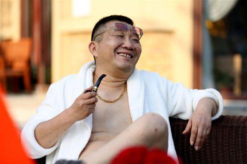 曾是国舅爷专业户,其貌不扬却身份显赫,出道30年没演过好人