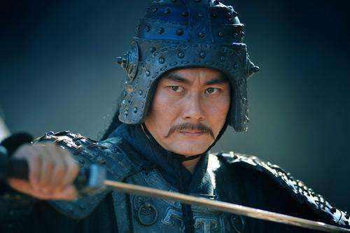 当时曹操身边的中护军和中领军分别是:韩浩,史涣,而