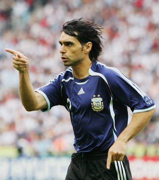 这一刻英格兰球迷找到了新英雄,欧文成为了三狮军团的新王子