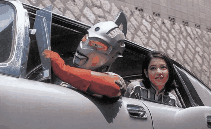 尤里安奴奥特曼中的美女富士明子的演员是樱井浩子,在初代奥特中出场