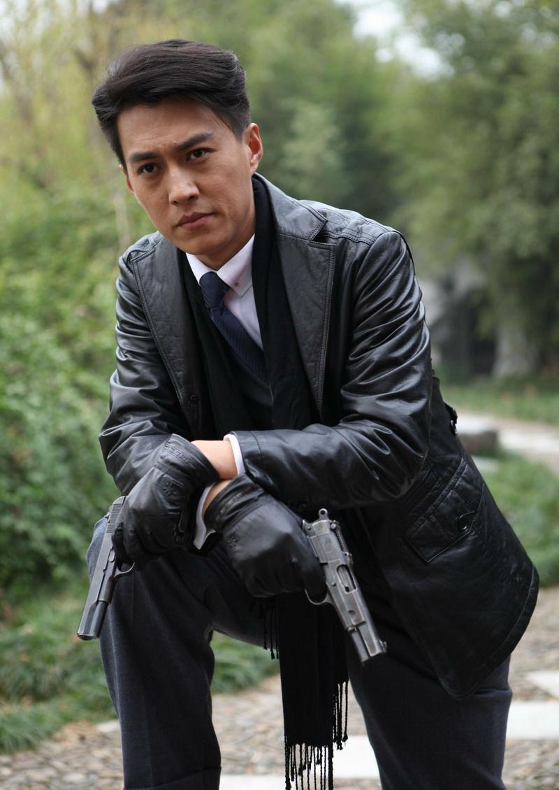 他因《伪装者》走红,遇到李健后,被大家称为"国民大哥"