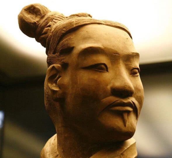 难怪秦始皇能统一六国你看看兵马俑的头有啥共同特点