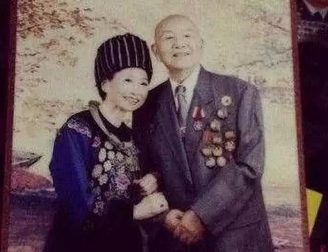 韩雪微博晒爷爷奶奶照片,信息量太大,网友:娱乐圈就服她!