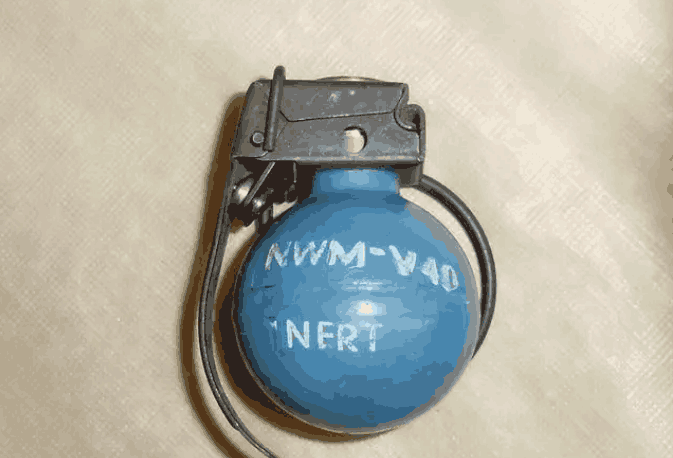 袖珍手雷体积相当于高尔夫球, 可形成五百多块破片