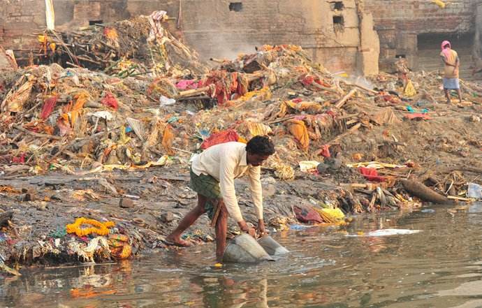 恒河水又脏又臭,为什么印度人还敢直接喝?原因非常简单