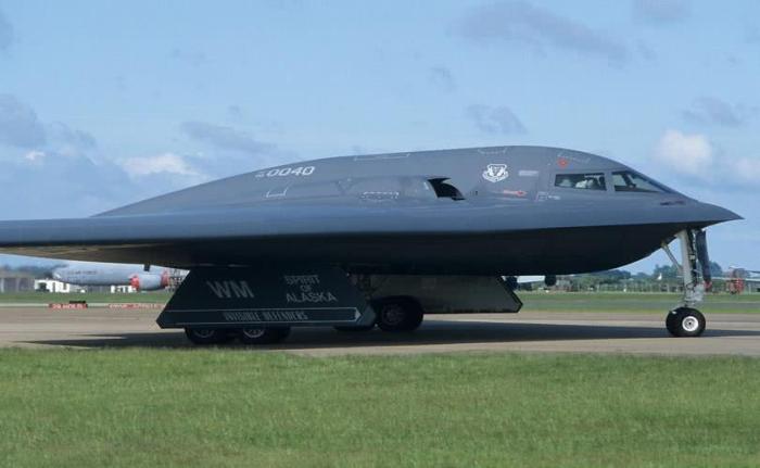 美国b2轰炸机这么厉害, 为何至今还没有国家能够仿造?