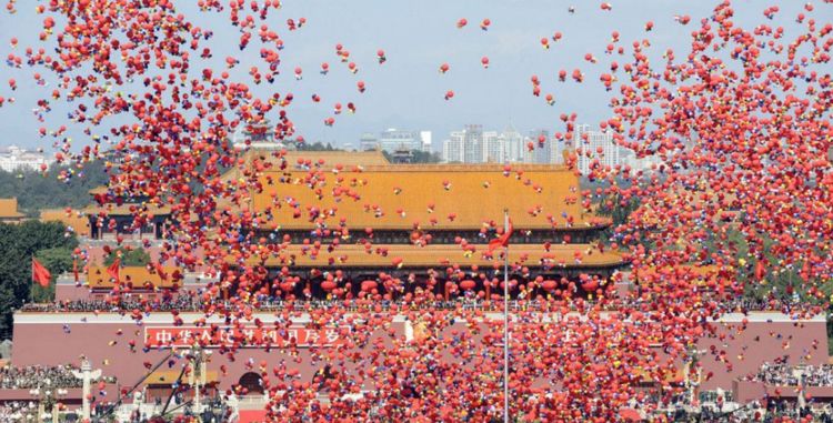国庆时那些在天安门广场放飞的和平鸽去气球最后都去哪了