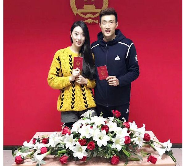 前段时间,中国男排选手季道帅在网络上宣布了自己结婚的好消息,并隔空