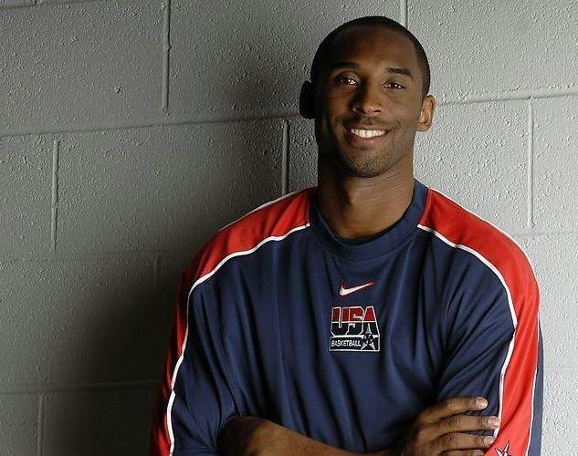 科比退役后化身私教,示范动作依旧帅气,网友:激动澎湃