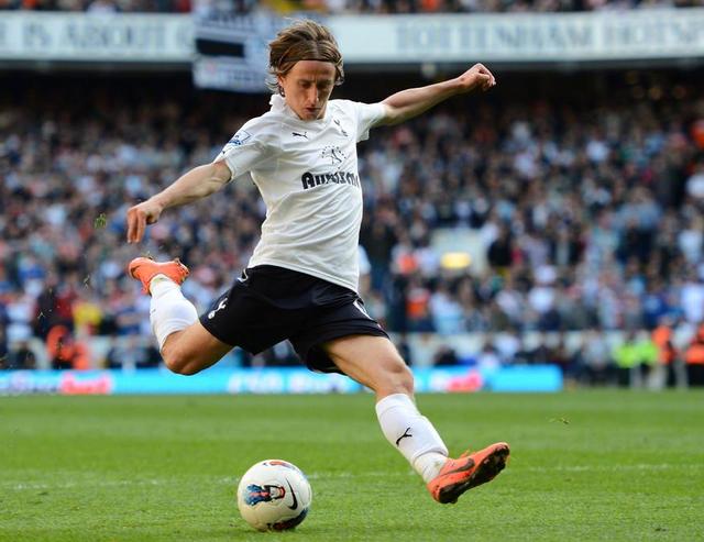 霍德尔,保罗加斯科因,加里莱因克尔,大卫吉诺拉等足球名宿,也有凯恩