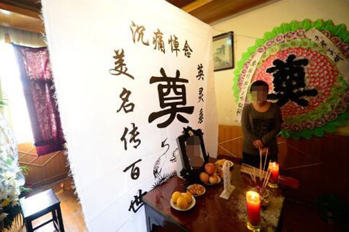 岳母猝死女婿嫌晦气不去奔丧三天后接老婆回家敲开门蒙了