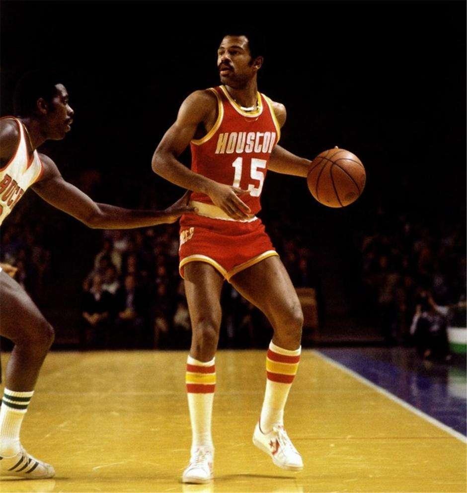 约翰-卢卡斯是火箭队史上选中的第二个状元,也是火箭队史上第二个身披