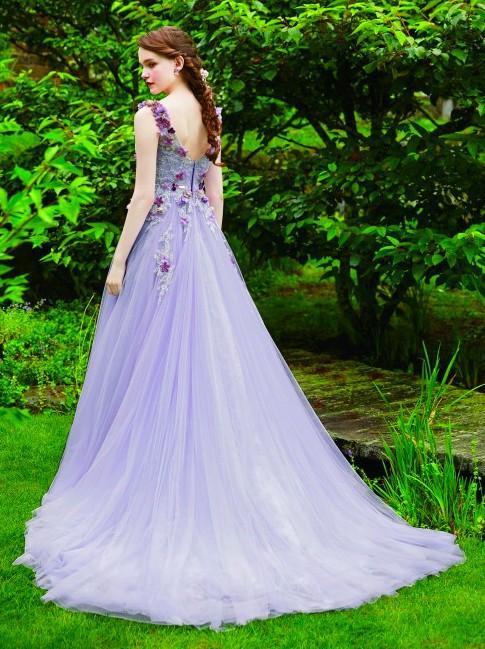 迪士尼梦幻婚纱再添新角色除白雪公主乐佩还有小精灵款