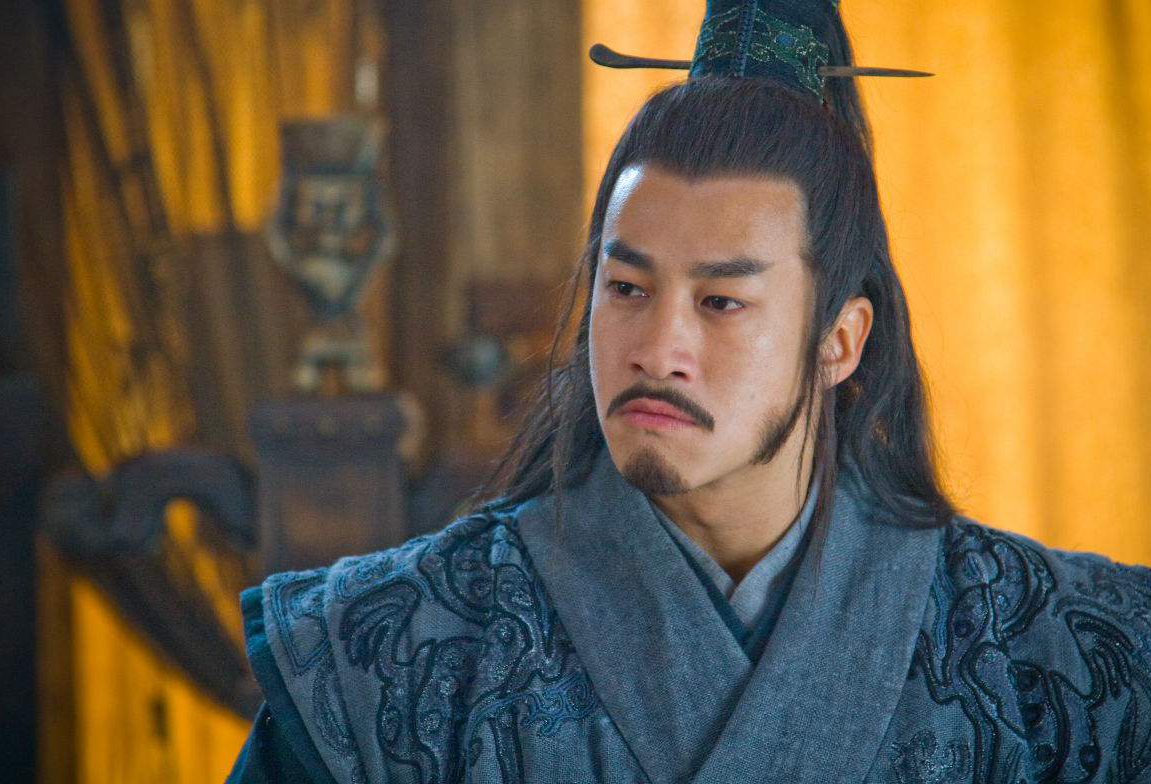 项羽如何成为灭秦主帅杀死会稽太守殷通叔父项梁死后他扛大旗