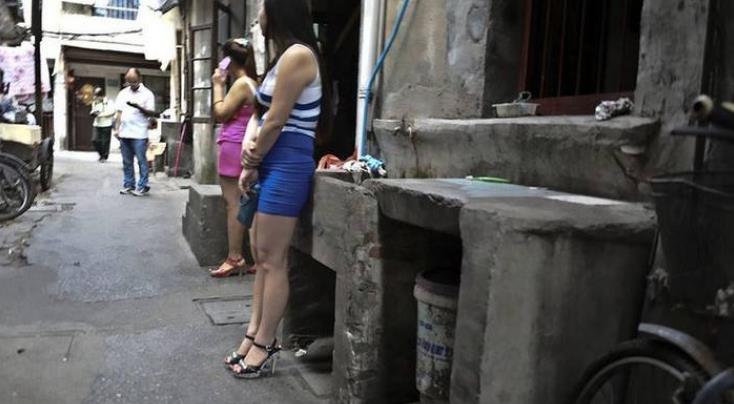 火车站拉客大妈一晚上只要30块钱到底有何动机