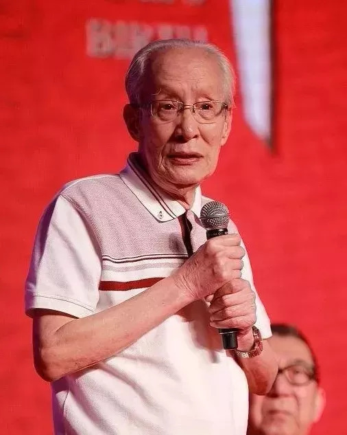 表演艺术家常宝华去天堂说相声了,说起相声新星你第一个会想到谁