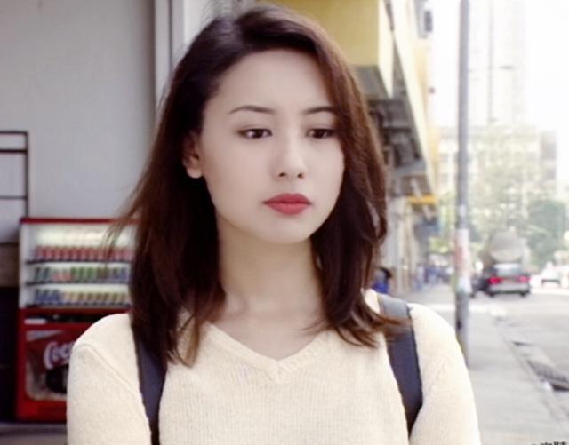 郭可盈一家近照曝光,女儿像妈妈,49岁郭可盈依旧貌美!