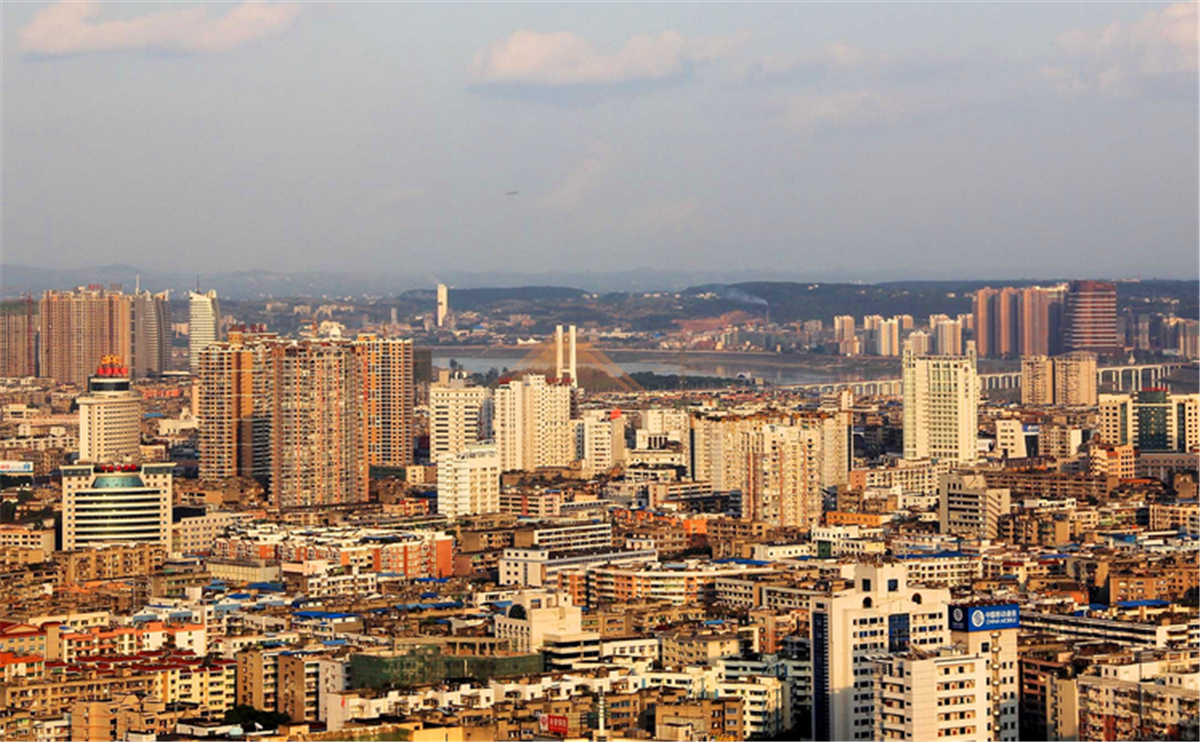 虽然作为一个四线城市,但是,南充的基础教育,以及各方面的基础设施都