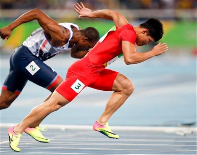 他手机中国田径第一人,苏炳添收获美满爱情,娶到不擅跑步的她