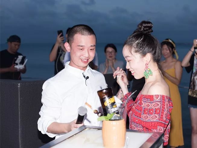 gai式男友:因为爱你,我爱上了整个世界|爱很简单|因为爱|王斯然_新浪