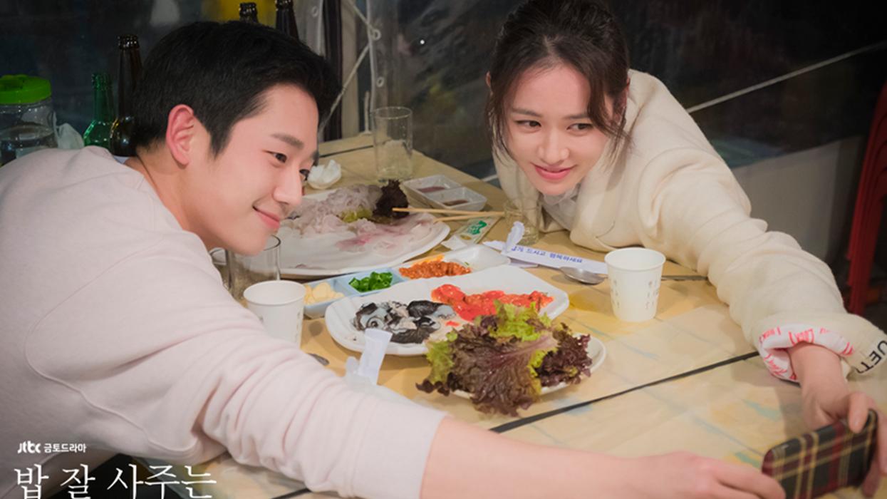 爆火的韩剧《经常请吃饭的漂亮姐姐》女生大的爱情太甜