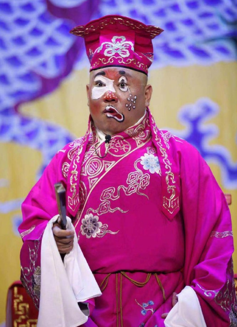 郭德纲走场京剧表演门票瞬间售馨来的人却都是准备听相声的