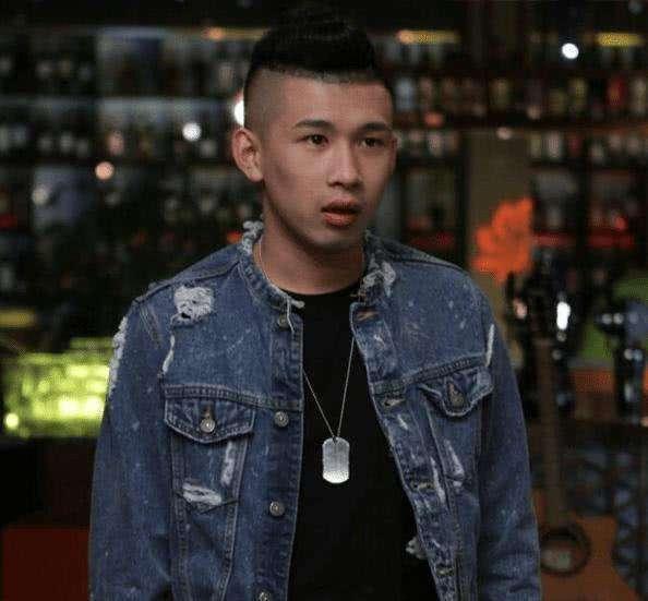 天佑被封杀后现状,吃29元自助餐,身边无人跟随,经纪人已离职