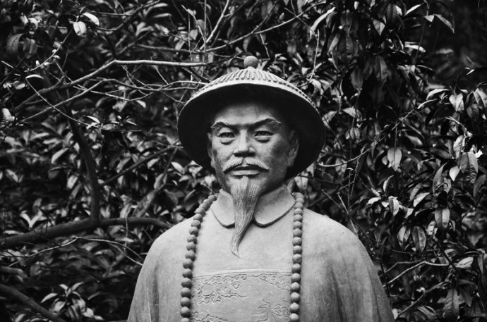 他守着四川总督的肥缺 却穷得经常到当铺借钱过日子