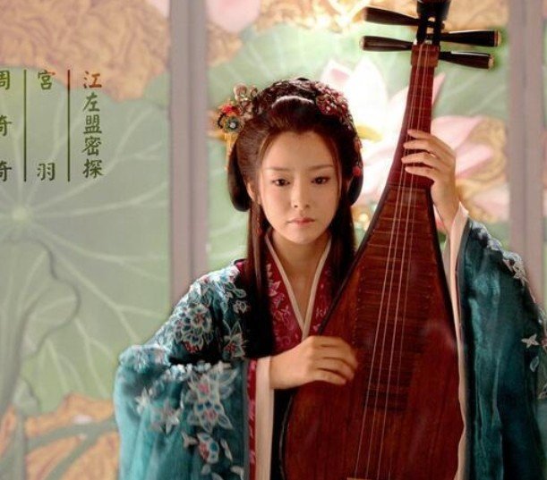 被房祖名追求多年,曾表示忘不了胡歌,今却和他宣布恋情!