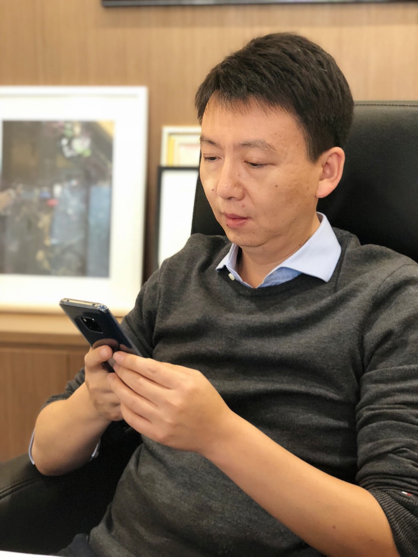 揭秘高端精英生活方式,看商界大佬用什么手机?