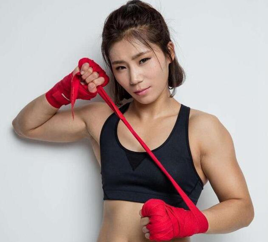 她是中国最强女拳王!长相可爱备受关注,就连泰森都是她粉丝!