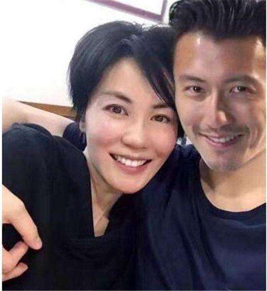 王菲前夫曝光新恋情,身价高达10多亿,谈及王菲直言计划里没她