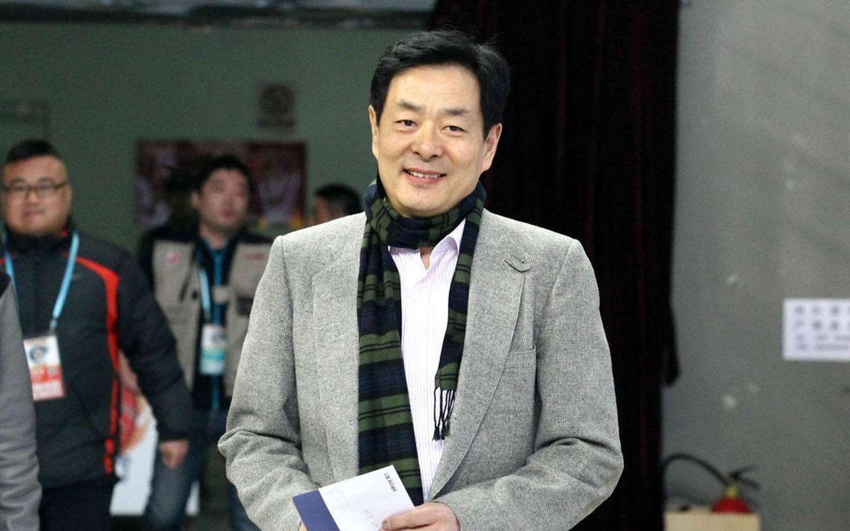 65岁濮存昕近照,怎么老成这样,国家一级演员如今无戏可演