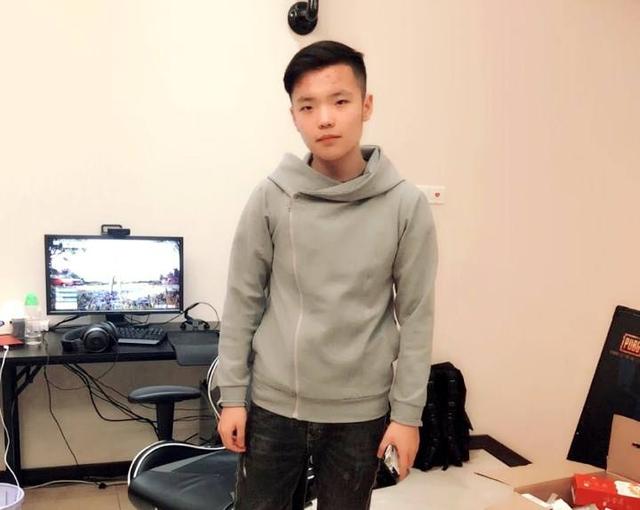 孤存事件愈演愈烈韦神女友蜜蜂微博爆料孤存比赛前喝到吐