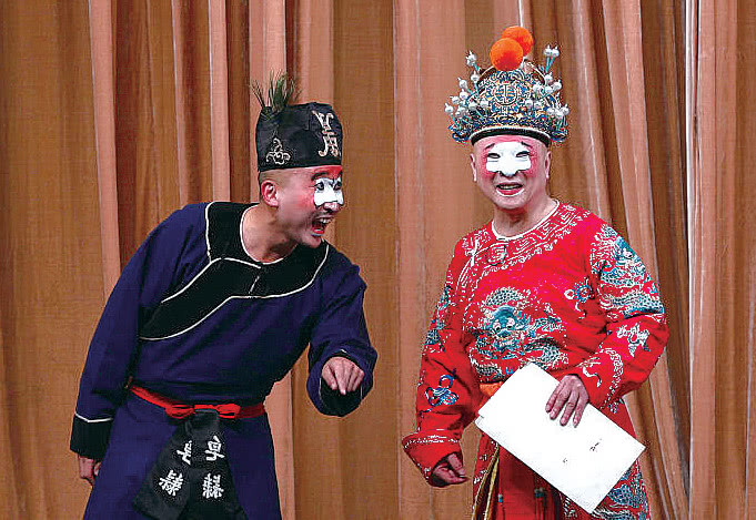 戏剧中丑角是配角为什么剧团团长都是由丑角扮演者担任