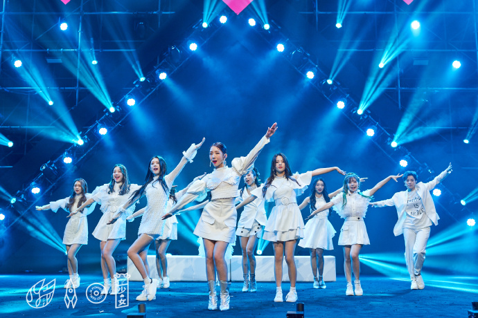 同是当红女团当snh48刚上火箭少女101网友一个杨超越足够