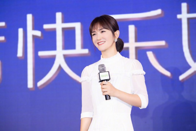 谢娜脱粉和赵丽颖朱一龙粉丝开撕,背后都脱不了这个角色的干预!