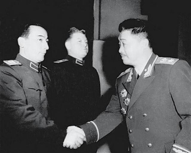 他成为任期最久的副委员长|新疆|赛福鼎·艾则孜|副委员长_新浪新闻