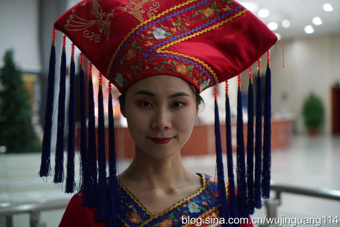 2018广西民族志影展上的壮族美女图