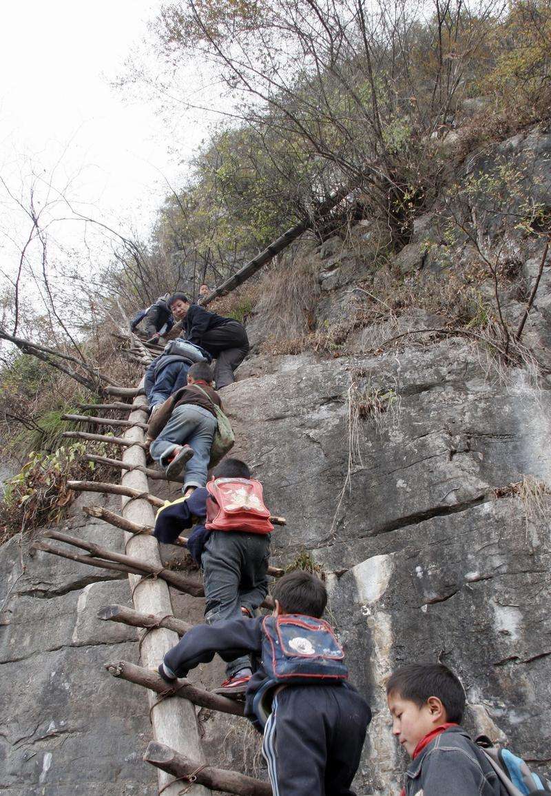 悬崖村获得"6亿财政拨款", 修建孩子上学路, 为何却遭到质疑?