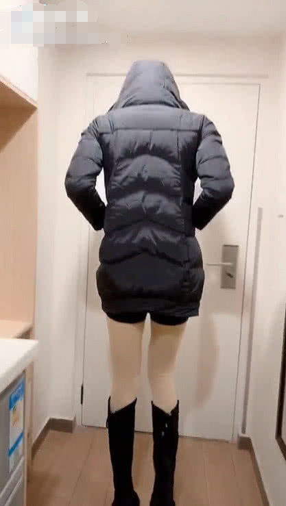 网现"两米女巨人",摘掉帽子众人不淡定,网友:你是魔鬼吗