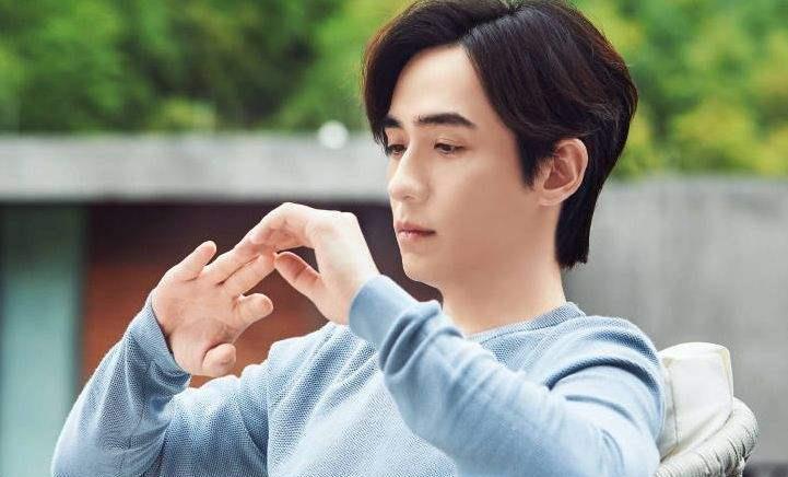 网选颜值才华双在线的男星,邓伦千玺齐上榜,网友:他是来凑数?