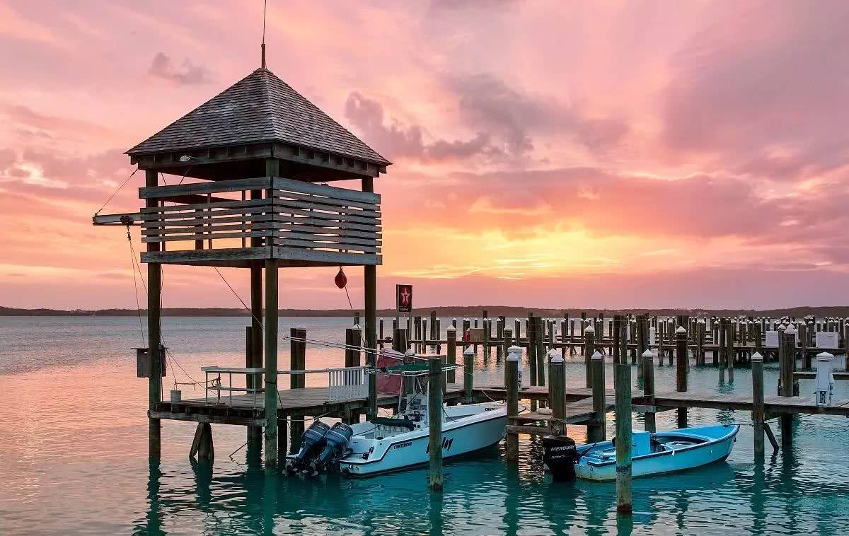 少女心炸裂的粉色沙滩,你知道在哪里吗?是怎么形成的?