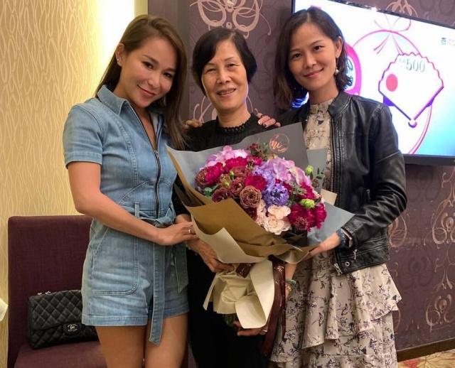 当天出席陈慧玲母亲生日派对的人并不多,只有陈慧玲,她的母亲女儿还有