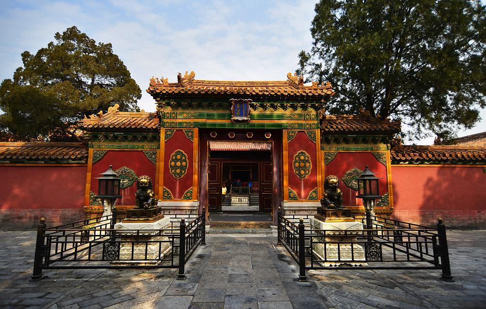 养心殿是皇帝居住的地方,如今却阴冷潮湿,这又是为什么呢?