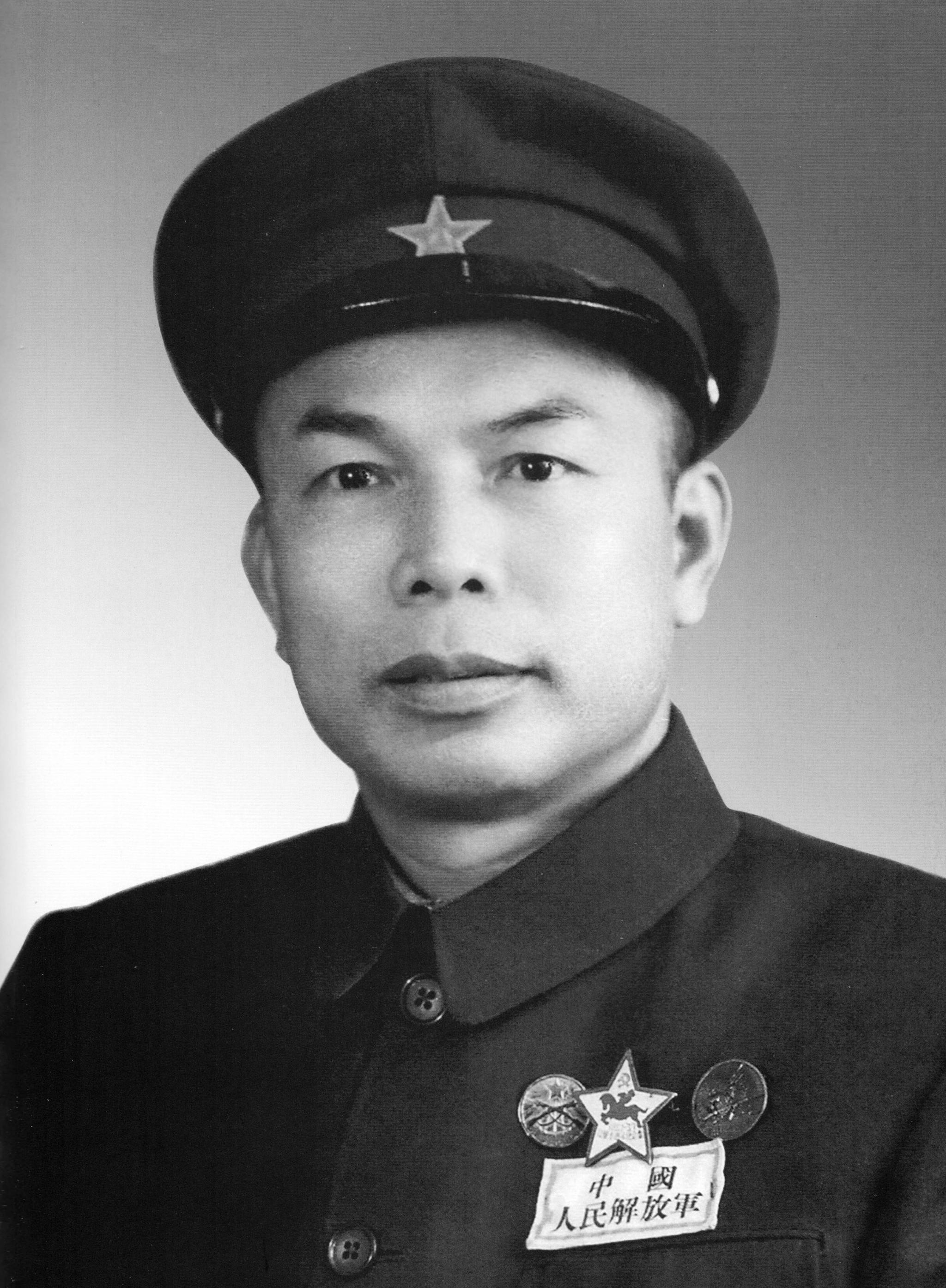 正副两位指挥,一残害八路军,入狱而死;一通电起义,成首任军长