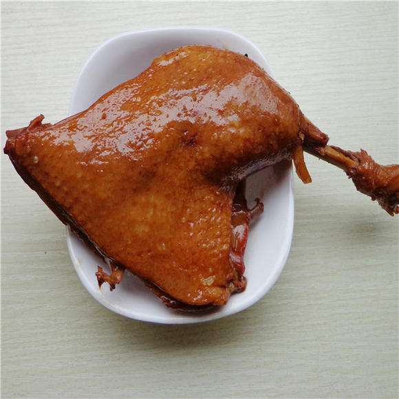 鸭腿劲爆新吃法鲜香开胃营养健康拌饭吃特香全家人都爱吃