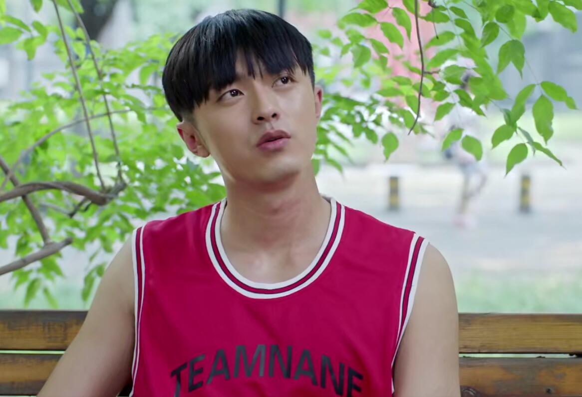 青春斗:向真第三任男友关山上线,然而3处细节表明他俩结局遗憾